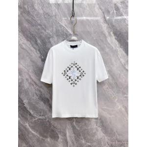 半袖Tシャツコピー ブランド 通販セレブや芸能人からも愛用 韓国人気 ロゴが素敵LOUIS VUITTON