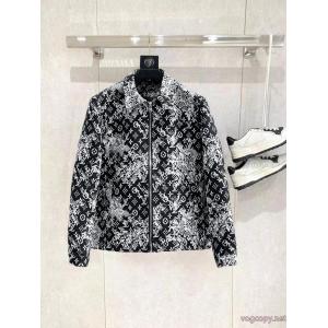 ジャケットLOUIS VUITTONコピー 品 販売日本未入荷 一番人気 人気定番
