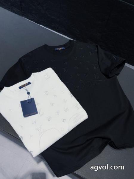 新作限定 主役級アイテム 新作登場半袖TシャツLOUIS VUITTONコピー 品 販売 4