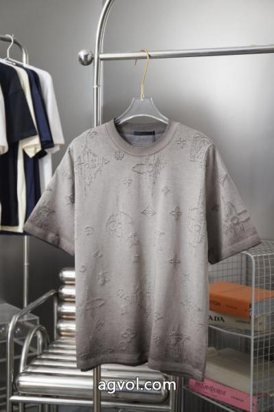 LOUIS VUITTON人気急上昇 洗練されたスタイル 2026年新作通販半袖Tシャツブランド 偽物 5 
