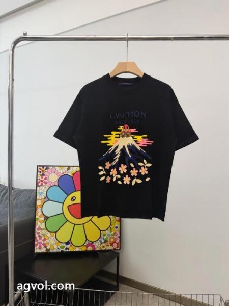 大人気ブランド シックでお洒落な 期間限定大人気商品LOUIS VUITTON半袖Tシャツスーパー ブランド コピー 2