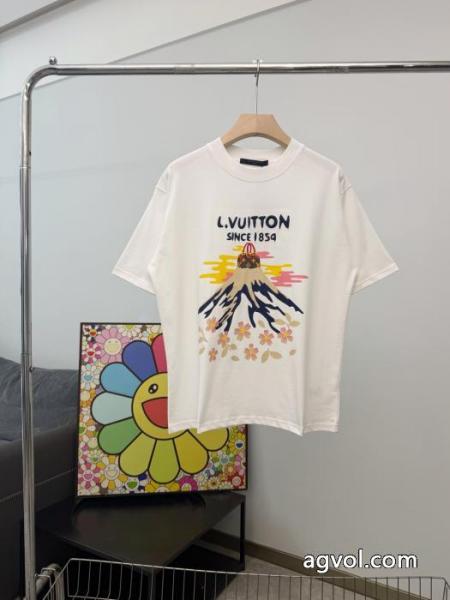 大人気ブランド シックでお洒落な 期間限定大人気商品LOUIS VUITTON半袖Tシャツスーパー ブランド コピー 3