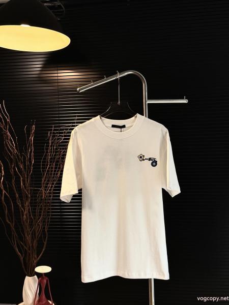 高級素材 秀逸アイテム 人気が再燃！LOUIS VUITTONコピー ブランド 通販 安心半袖Tシャツ 0 