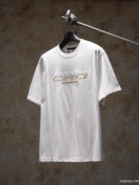 ブランド 激安著名人も愛用した 2026年用 新作人気LOUIS VUITTON半袖Tシャツ 0