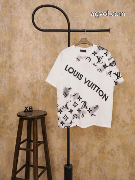 偽物 ブランドLOUIS VUITTON2026年人気満々のブランド デザイン性の高い 大人の色味 半袖Tシャツ 5 