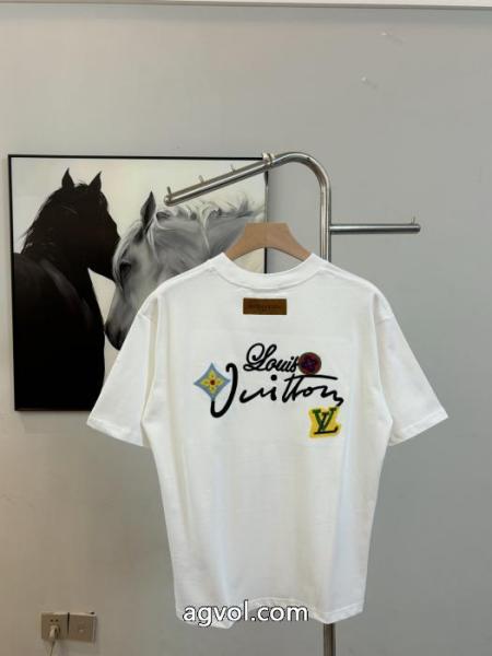 低価格 定番カラー 超希少商品半袖TシャツLOUIS VUITTON偽 ブランド 2