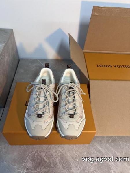 スマートな大人の印象に 撥水素材 肌触りの気持ちい〜 LOUIS VUITTON    スニーカーブランド 偽物. 0 