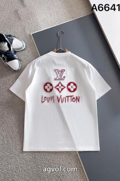 お洒落上級者 春服コーデ2026年版 トレンドスタイル半袖Tシャツブランド 通販店LOUIS VUITTON 1