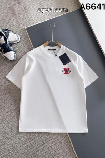 お洒落上級者 春服コーデ2026年版 トレンドスタイル半袖Tシャツブランド 通販店LOUIS VUITTON 2