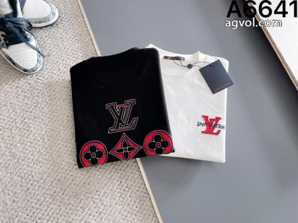 お洒落上級者 春服コーデ2026年版 トレンドスタイル半袖Tシャツブランド 通販店LOUIS VUITTON 5