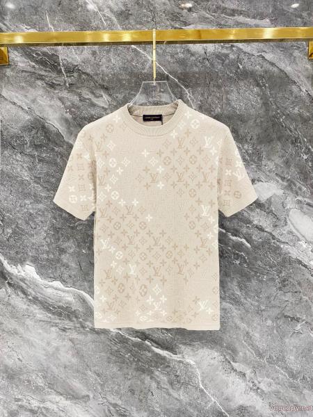 LOUIS VUITTON人気急上昇 正規品保証262026 ラグジュアリーな雰囲気半袖Tシャツコピー ブランド 通販 安心 0