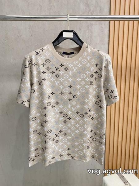 大人気ブランド 今季流行り お目立ち度の高い新品半袖Tシャツブランド スニーカー 激安LOUIS VUITTON 0