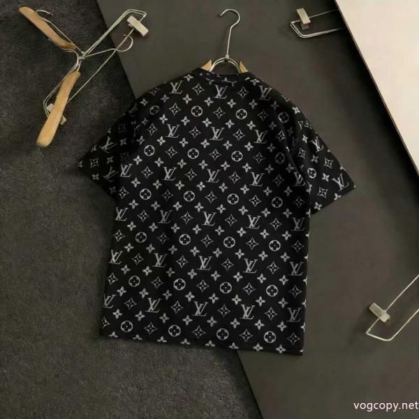 定番品 風合いが出る 大満足LOUIS VUITTON半袖Tシャツブランド 偽物 激安 0