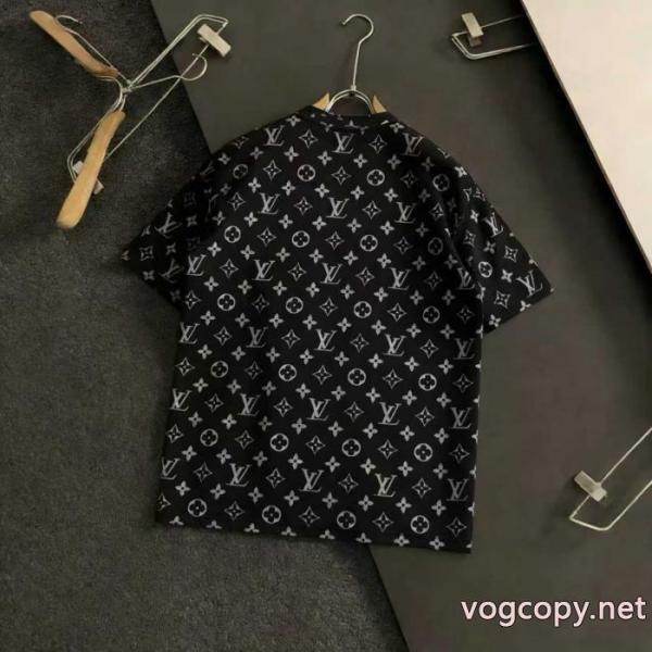 定番品 風合いが出る 大満足LOUIS VUITTON半袖Tシャツブランド 偽物 激安 5