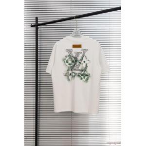 コピー ブランド 通販夏のカジュアルコーデに欠かせない 北欧ブランド 激安大低価半袖TシャツLOUIS VUITTON