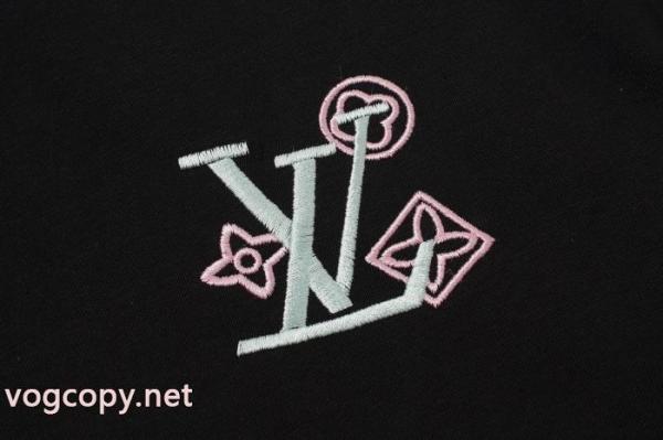 ブランド 偽物 通販LOUIS VUITTON半袖Tシャツ完売間近 モード感の高い 人気セール260%新品 1