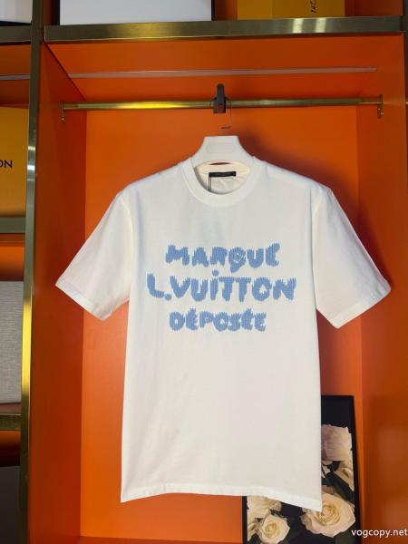 スーパー コピー 通販 優良LOUIS VUITTON季節をまたい新作アイテム 今年らしく魅力的アップ ギフトにも！半袖Tシャツ 0 