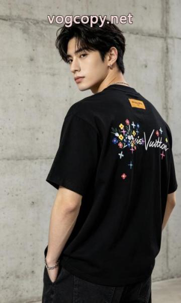 絶対欲しい 最高級ランク 夏季超人気半袖Tシャツ偽物 ブランドLOUIS VUITTON 1