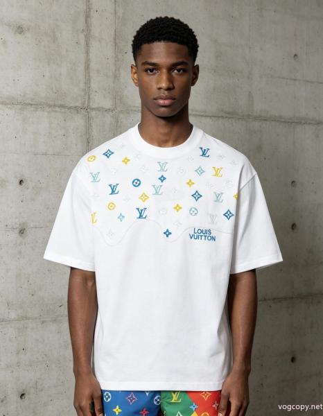 激安 通販 専門店LOUIS VUITTON半袖Tシャツ即完売 数量限定セール 26SS新作 カジュアルコーデに 0 