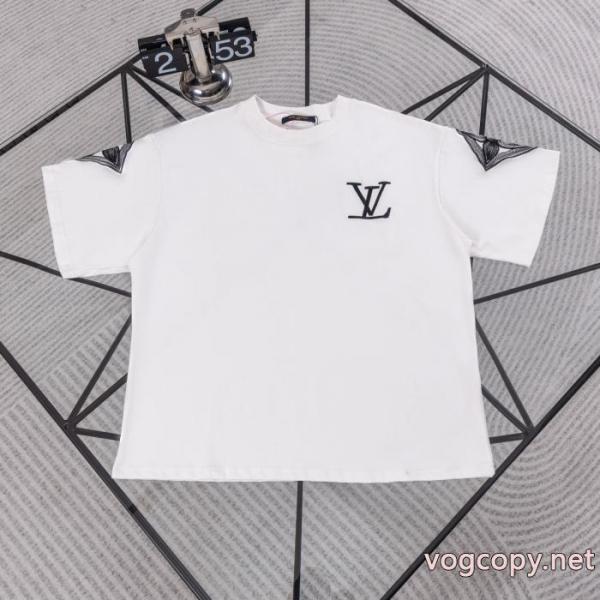 最安値 可愛いデザイン 最高に人気商品!LOUIS VUITTON半袖Tシャツブランド コピー 着払い 2