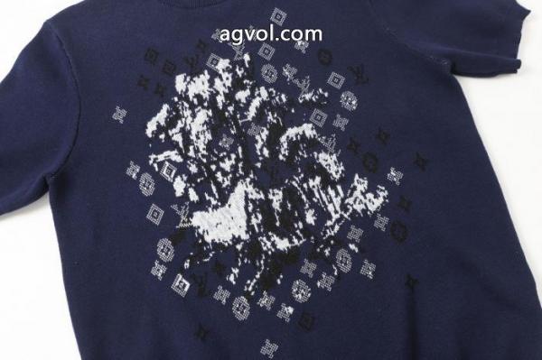 完売間近 通年使えるアイテム 今っぽいトレンド偽 ブランド 通販LOUIS VUITTON半袖Tシャツ 4