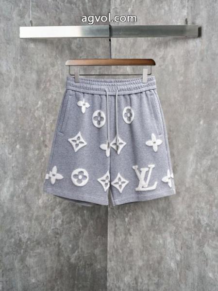 ブランド コピー 販売相性の良い 今季気になる! キュートな印象カジュアルパンツLOUIS VUITTON 4