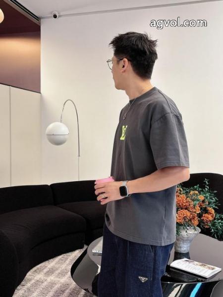 ブランド コピー バック超限定即完売 今だけSALE センスを格上げ半袖TシャツLOUIS VUITTON 5 