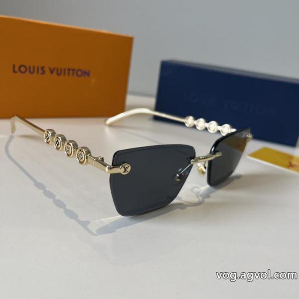 華やかさ満点 海外大人気アイテム 自分らしいスタイリングLOUIS VUITTONブランド コピーサングラス.. 0