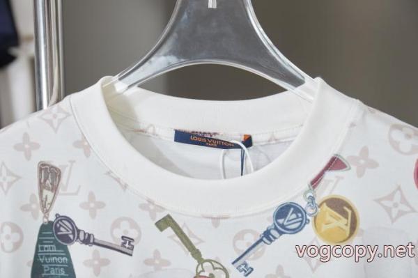 LOUIS VUITTONコピー 品 ブランド販路限定モデル トレンドの先 売切必至超安値半袖Tシャツ 5 