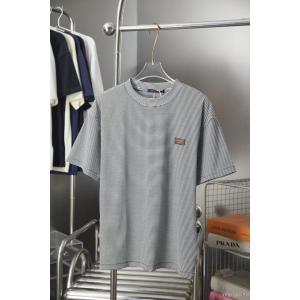 ルイ ヴィトン軽やかな素材感 季節感のある 人気名品コピー 通販半袖Tシャツ