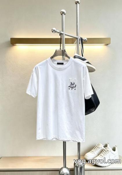LOUIS VUITTON夏の最新ファッション 定番のモデル 特別感満載のデザインブランド スーパー コピー 通販半袖Tシャツ 0 