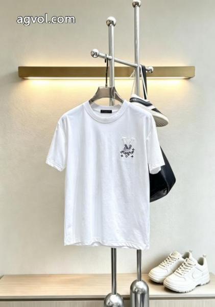 LOUIS VUITTON夏の最新ファッション 定番のモデル 特別感満載のデザインブランド スーパー コピー 通販半袖Tシャツ 5 