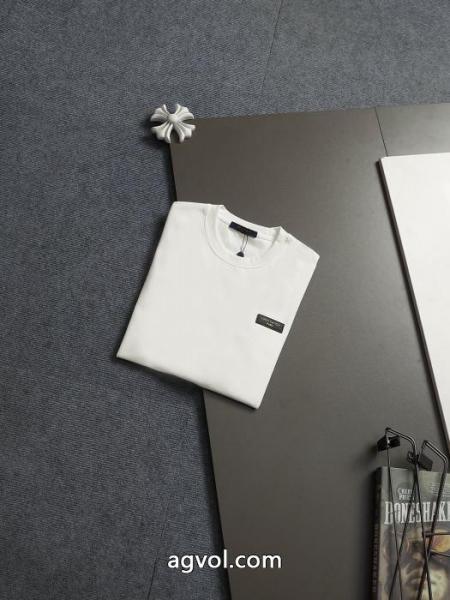雑誌掲載アイテム 新品入荷 NEW大変素敵ブランド スーパー コピー 店舗半袖TシャツLOUIS VUITTON 1