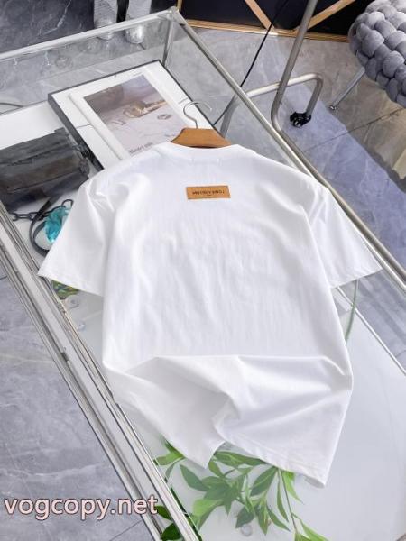コピー 品 ブランドLOUIS VUITTON目玉商品 大好評 再入荷が嬉しい半袖Tシャツ 4