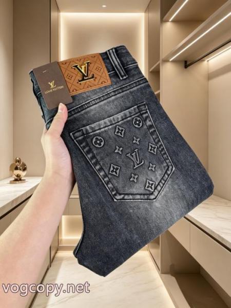 ブランド コピー s 級ジーンズ個性的なモデル セールで入手! 日本未入荷PRADA 1