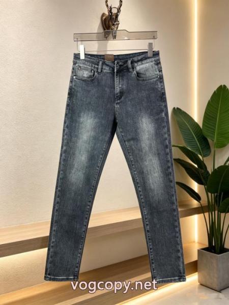 ブランド コピー s 級ジーンズ個性的なモデル セールで入手! 日本未入荷PRADA 2