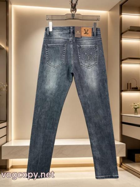 ブランド コピー s 級ジーンズ個性的なモデル セールで入手! 日本未入荷PRADA 3