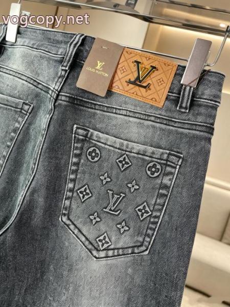 ブランド コピー s 級ジーンズ個性的なモデル セールで入手! 日本未入荷PRADA 4