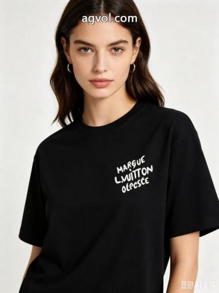コピー ブランド 通販半袖TシャツLOUIS VUITTON衝撃セールで破格 新品買い付け 爽快感が絶妙にマッチ 6