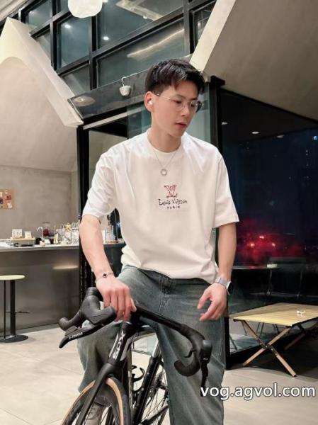 LOUIS VUITTON在庫セール 大人のファッション 着心地の良いブランド コピー 販売半袖Tシャツ 0 