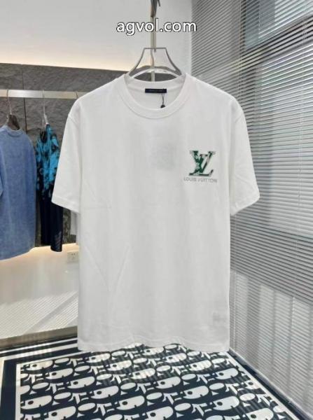 一番人気 新作日本未入荷 お洒落自在スーパー コピー 通販LOUIS VUITTON半袖Tシャツ 1