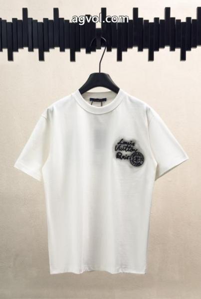 激安 ブランド数量限定販売 激安通販限定商品 今年の2026は最安値半袖TシャツLOUIS VUITTON 1