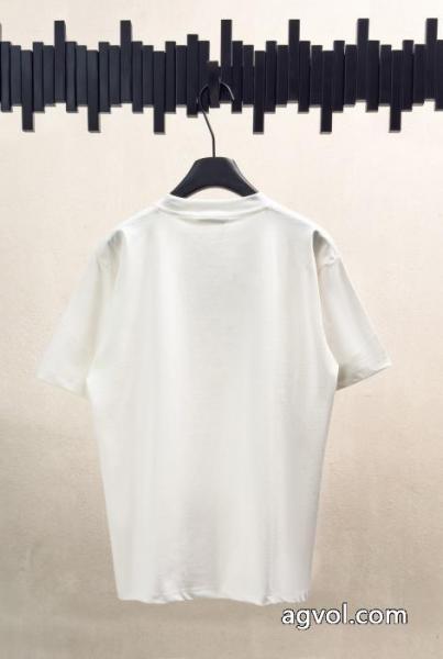 新作セール価格で 人気定番セール 優秀なアイテムブランド コピー 販売 店LOUIS VUITTON半袖Tシャツ 3