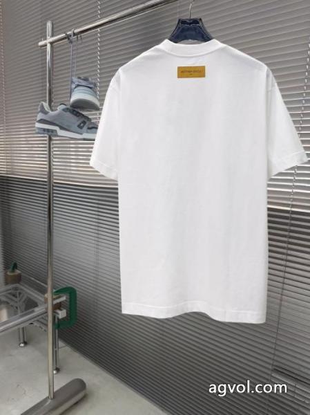 ブランド 通販 激安LOUIS VUITTON半袖Tシャツ抜群な新鮮度 品質保証大人気 海外限定モデル 2