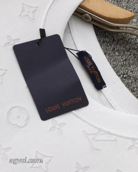 LOUIS VUITTON半袖Tシャツ2026限定 男女兼用に人気 人気シリーズ 安心な品質スーパー コピー 通販 優良 2