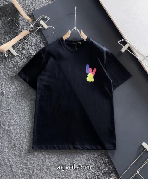 LOUIS VUITTON個性派 2026人気新色が登場 使い勝手のよさが魅力半袖Tシャツブランド フェイク 3