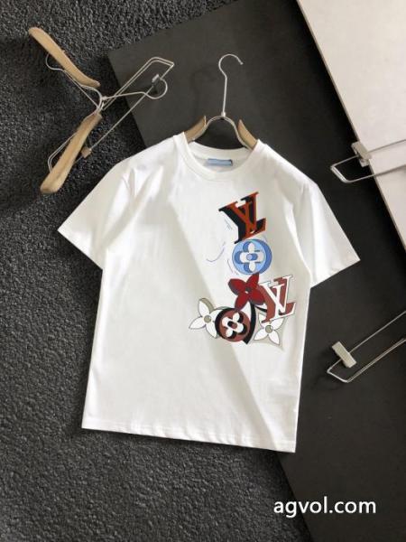大人気希少! 爆発的な人気 大人感漂う2026新作ブランド 偽物 激安LOUIS VUITTON半袖Tシャツ 2