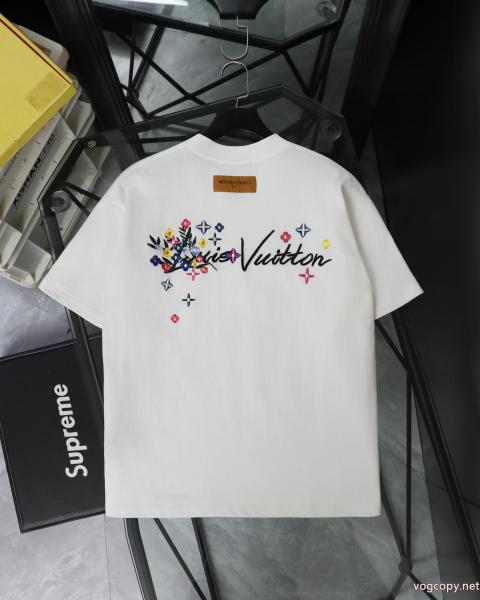 今年っぽくNEWファッション 新作限定 人気沸騰中 都会的な印象のスタイルコピー 品 販売LOUIS VUITTON半袖Tシャツ 0