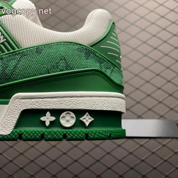 LOUIS VUITTONスーパー コピー 通販 優良スニーカーサイズ感いいの 超人気美品 完売確実.. 4