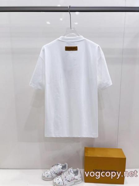 ブラッシュアップして華やかに 高級素材を採用 国内在庫有半袖Tシャツ偽物 ブランドLOUIS VUITTON 2